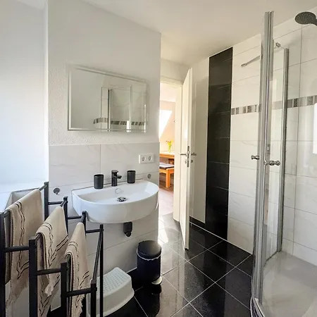 Geräumige Mit 2 Schlafzimmern, Fitness&bestlage Apartment